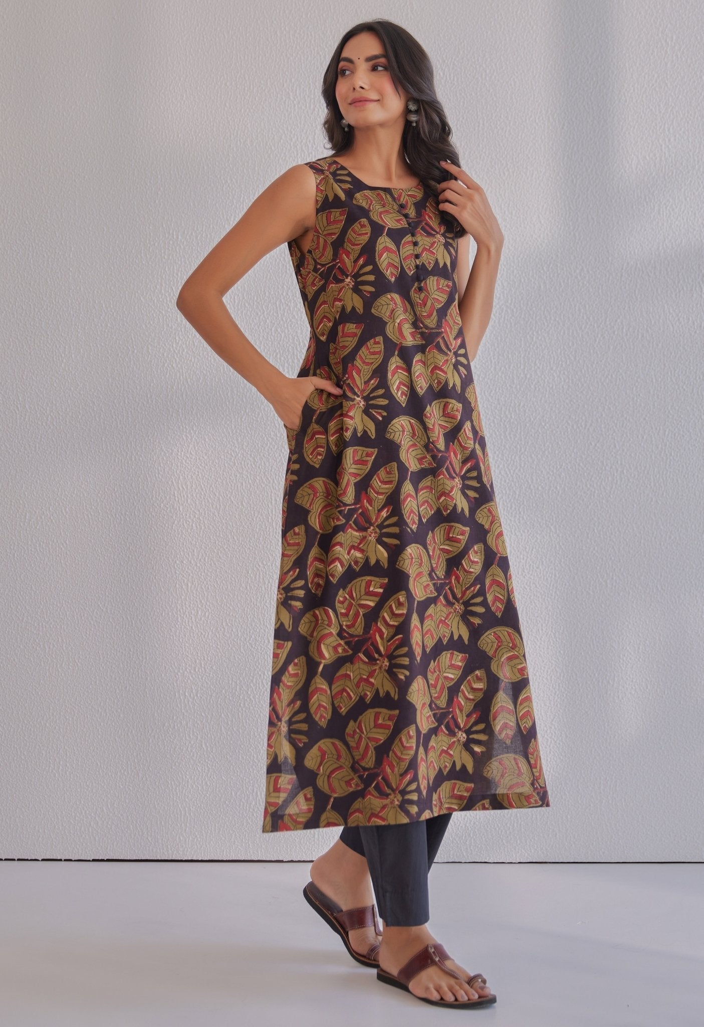 Black Jahota Hand Block Printed Cotton Sleeveless Kurta - Tara - C - Tara