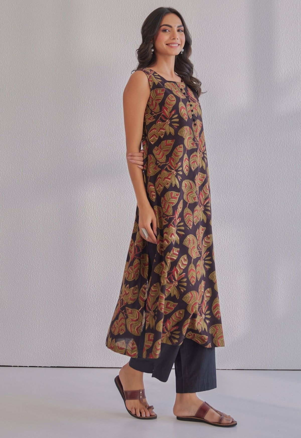 Black Jahota Hand Block Printed Cotton Sleeveless Kurta - Tara - C - Tara