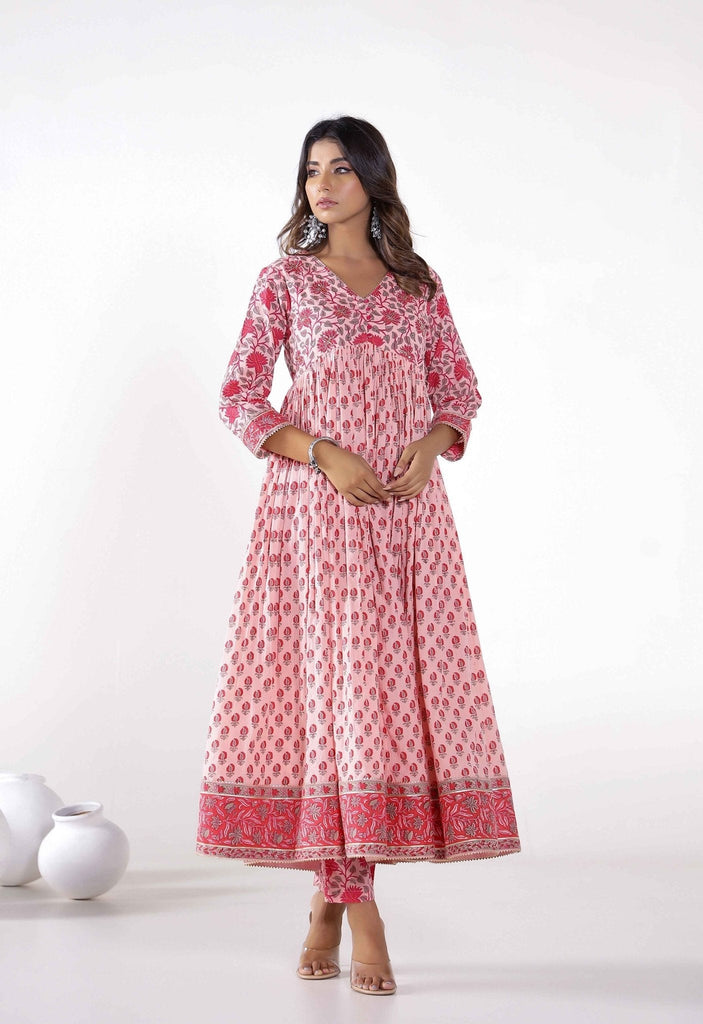 Buti and Jaal Printed gathered kurta paired with pants and doriya Dupatta (3pc) - Tara-C-Tara