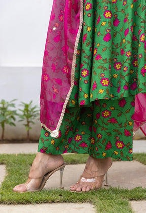 Green Pink Floral Printed kurta palazzo set with embroidered organza Dupatta - Tara-C-Tara