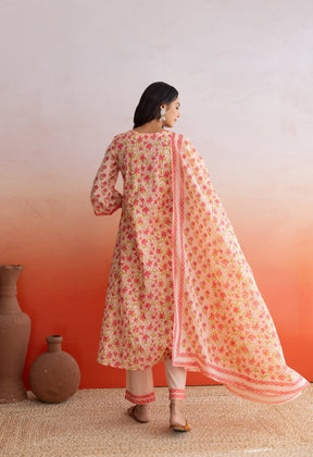 Peach Hand Block Printed Kurta Set With Doriya Dupatta - Tara - C - Tara