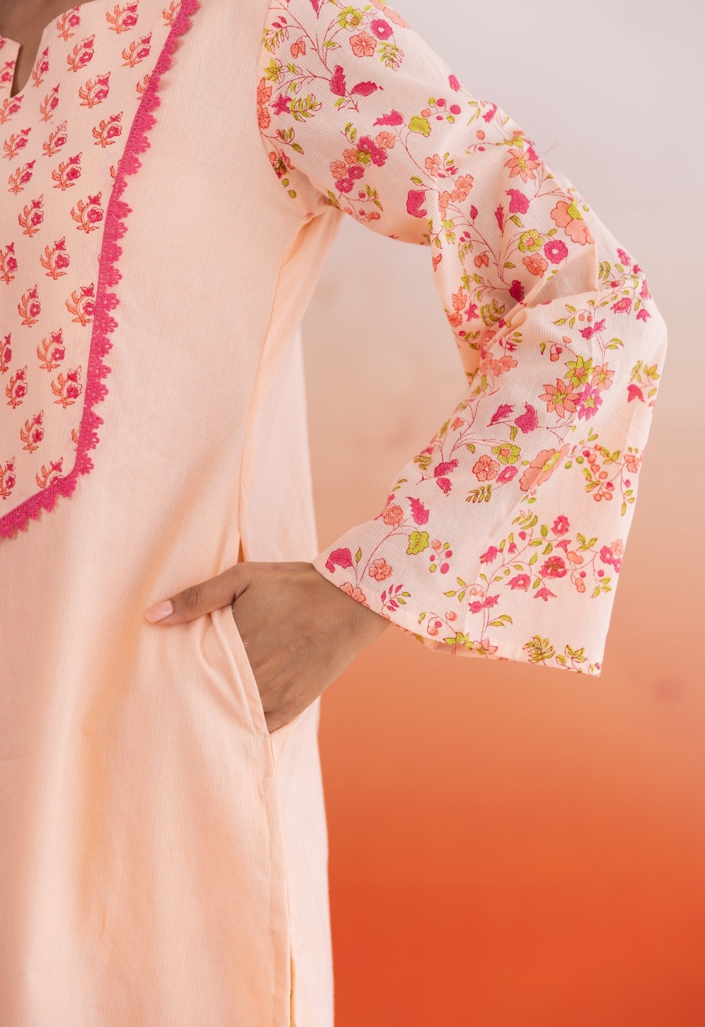 Peach Hand block Printed Kurta Set With Doriya Dupatta - Tara - C - Tara