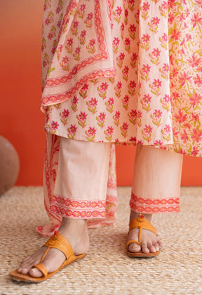 Peach Hand Block Printed Kurta Set With Doriya Dupatta - Tara - C - Tara