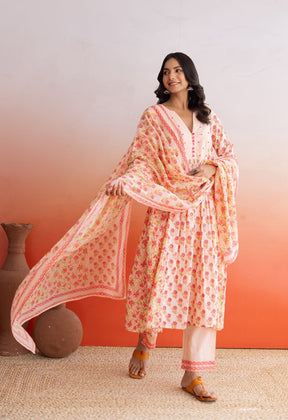 Peach Hand Block Printed Kurta Set With Doriya Dupatta - Tara - C - Tara