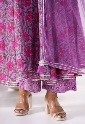 Purple and Pink Floral Kurta Paired with Pants and Dupatta (3pc Set) - Tara-C-Tara