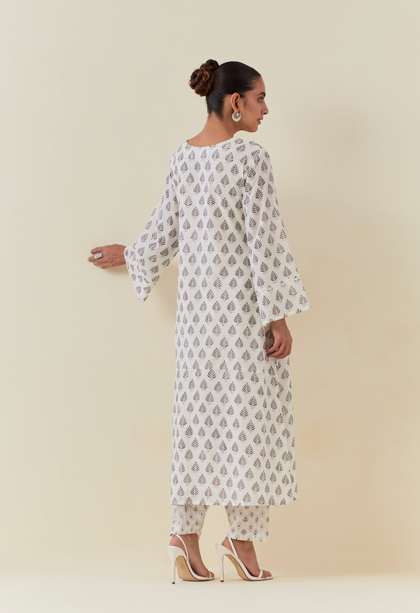 WHITE AND BLACK BUTI HAND BLOCK PRINTED KURTA - Tara - C - Tara