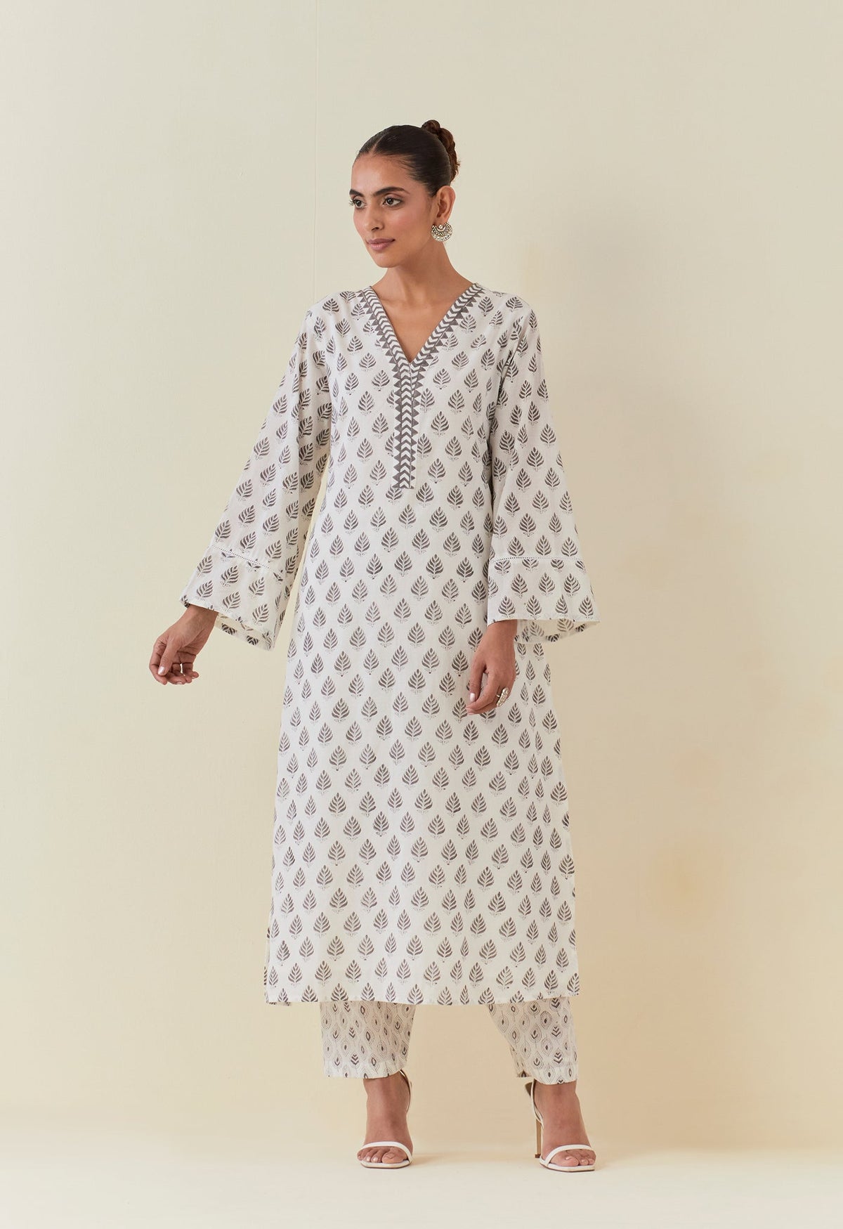 WHITE AND BLACK BUTI HAND BLOCK PRINTED KURTA - Tara - C - Tara