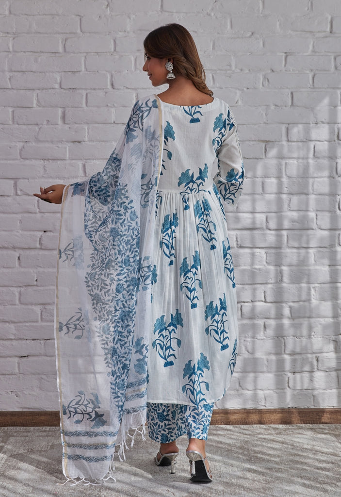 White Floral Buta Printed Kurta Set With Doriya Dupatta - Tara-C-Tara