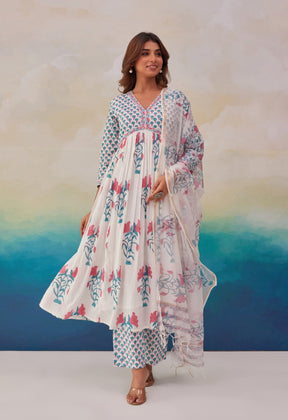 WHITE FLORAL PRINTED HAND BLOCK PRINTED COTTON KURTA SET WITH DUPATTA - Tara-C-Tara