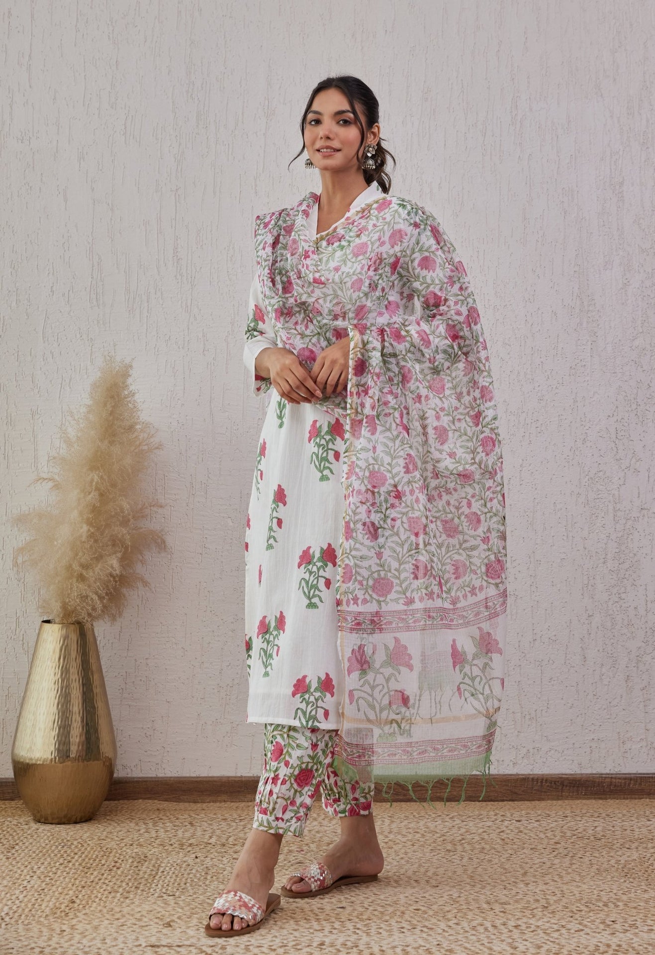WHITE HAND BLOCK PRINTED KURTA SET WITH DORIYA DUPATTA - Tara-C-Tara