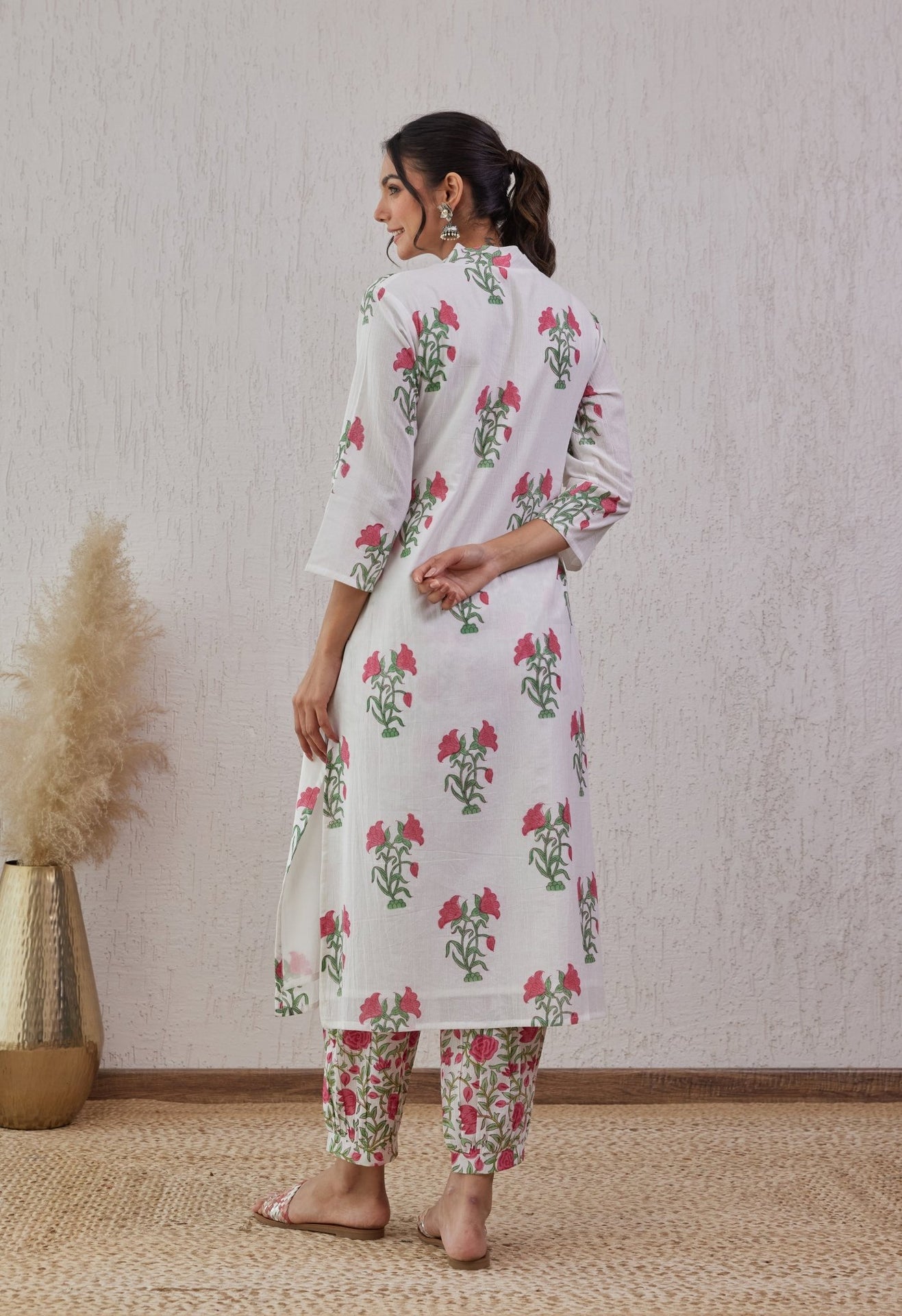WHITE HAND BLOCK PRINTED KURTA SET WITH DORIYA DUPATTA - Tara-C-Tara