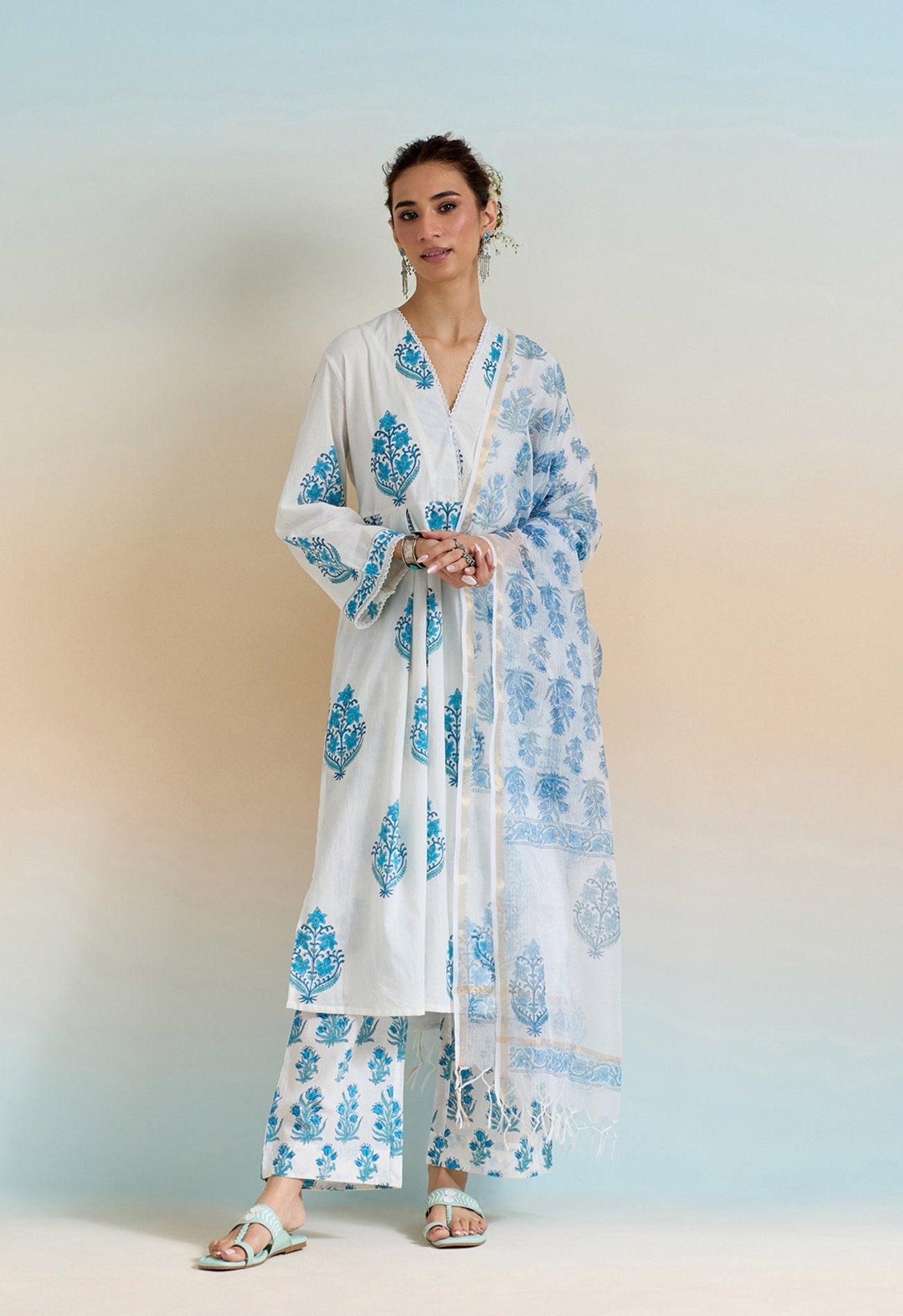 WHITE HANDF BLOCK PRINTED KURTA PALAZZO SET WITH DORIYA DUPATTA - Tara-C-Tara