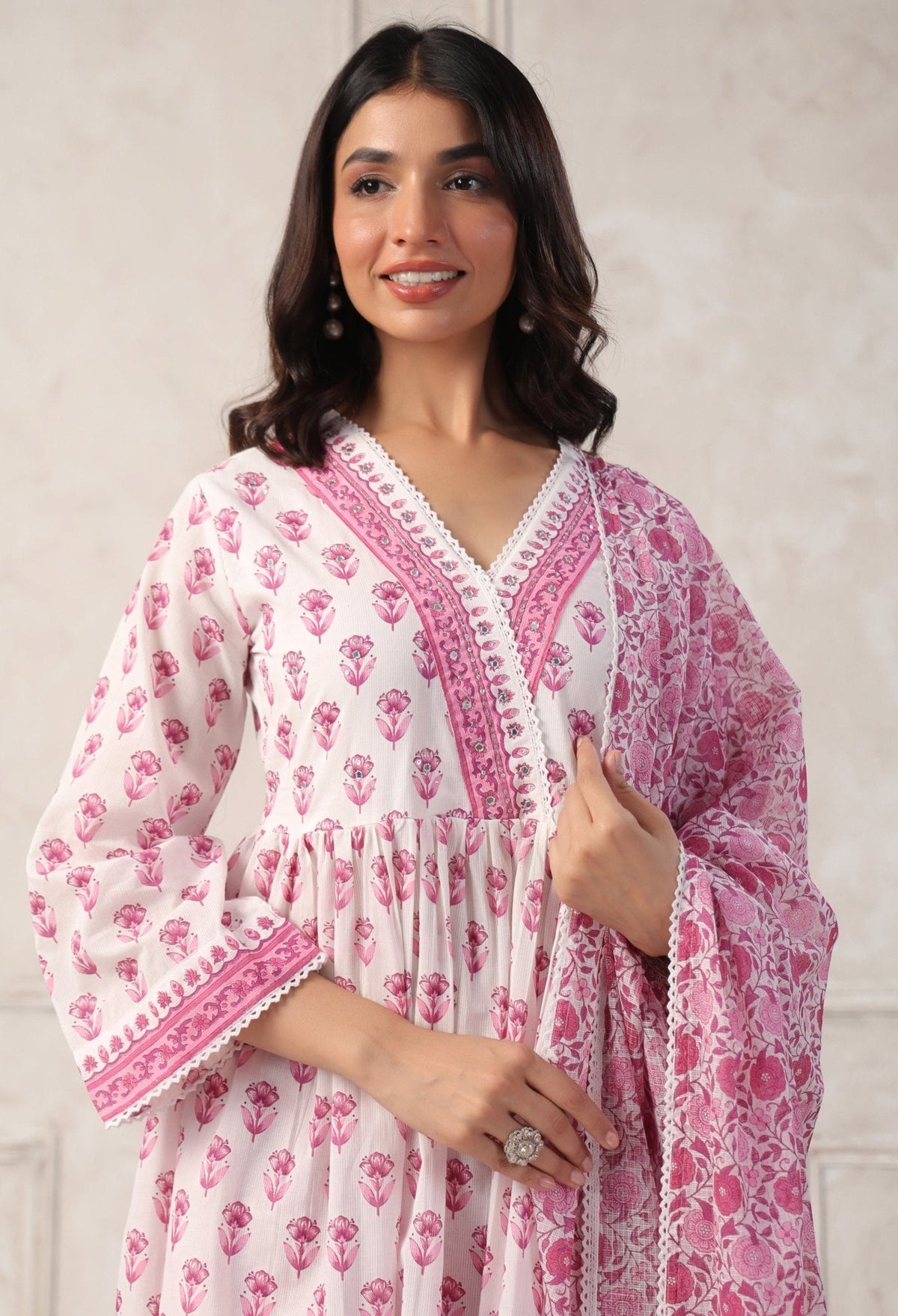 WHITE PINK FLROAL PRINTED KURTA SET WITH DORIYA DUPATTA (Copy) - Tara - C - Tara