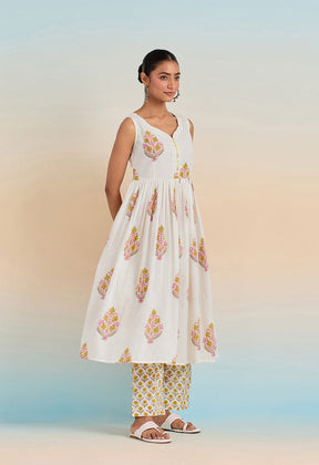 WHITE SLEEVELESS HAND BLOCK PRINTED KURTA SET WITH DUPATTA - Tara - C - Tara