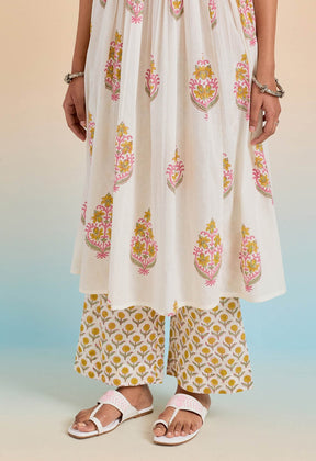 WHITE SLEEVELESS HAND BLOCK PRINTED KURTA SET WITH DUPATTA - Tara - C - Tara